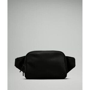 Everywhere Belt Bag Large 2L - Black/Black